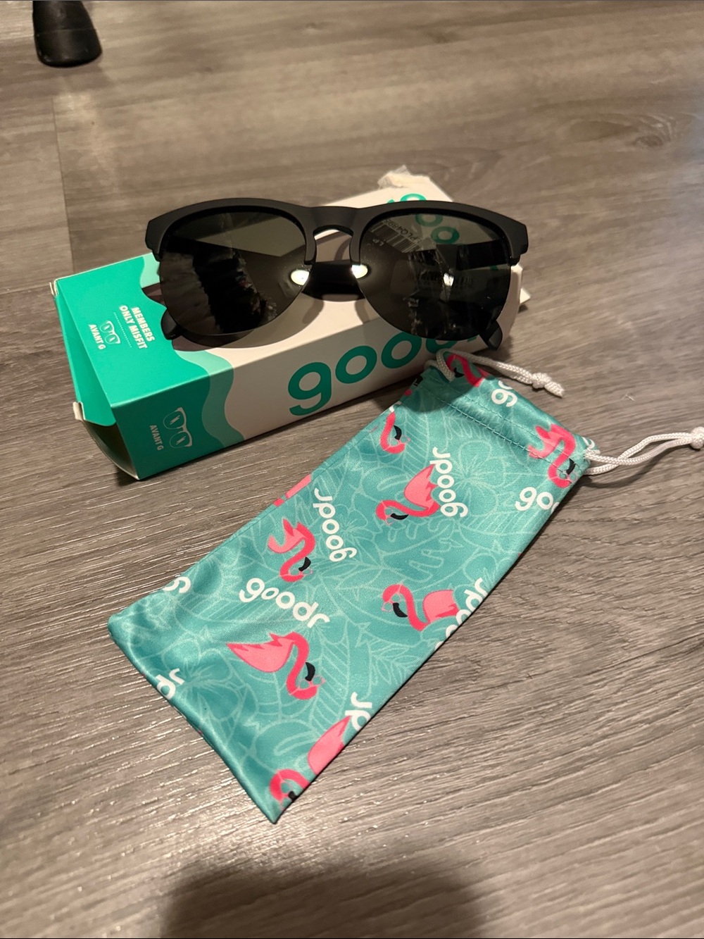 Goodr Black Polarized Sunglasses with Flamingo Drawstring Pouch Avant G
